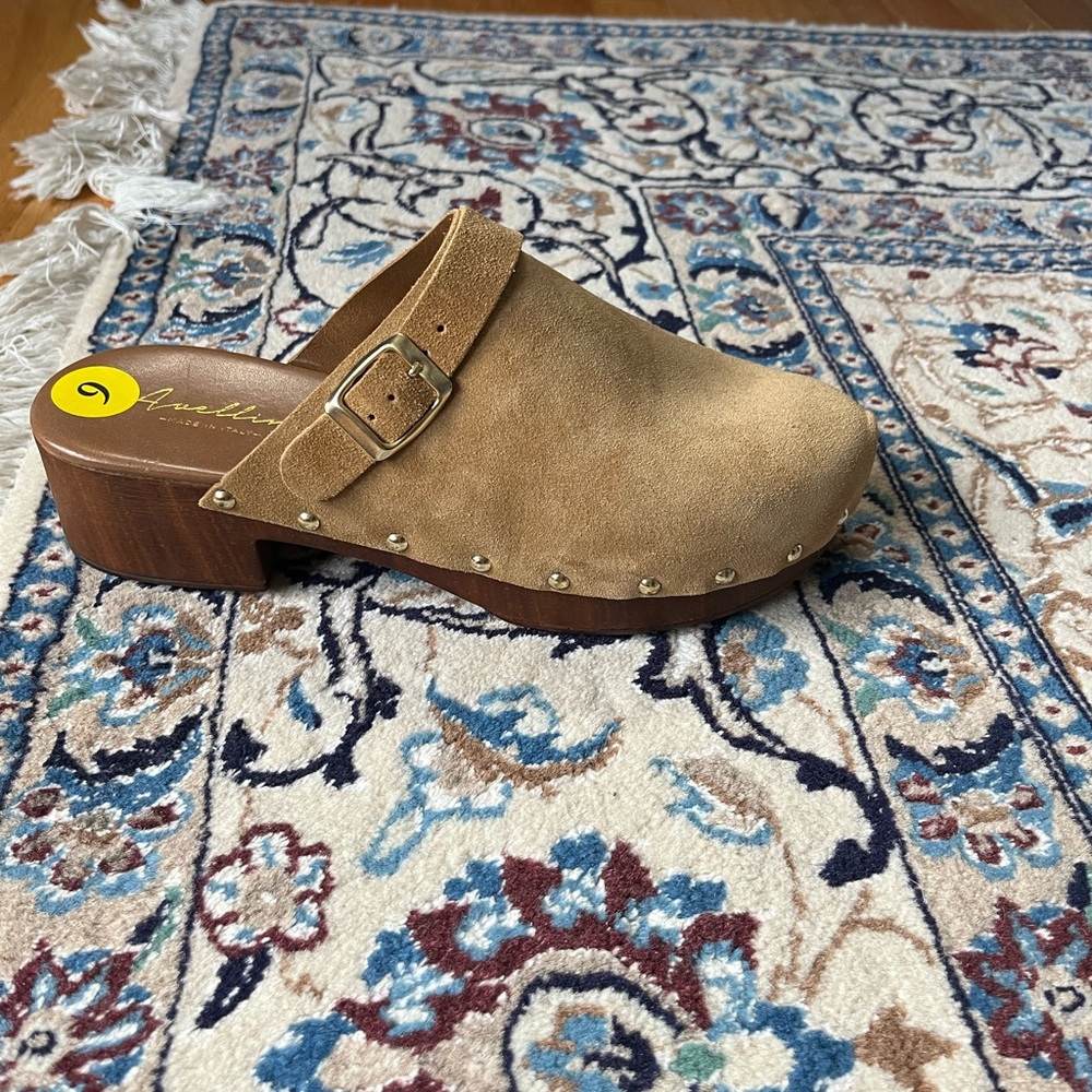 SIZE 9 tan colored clogs with gold accents